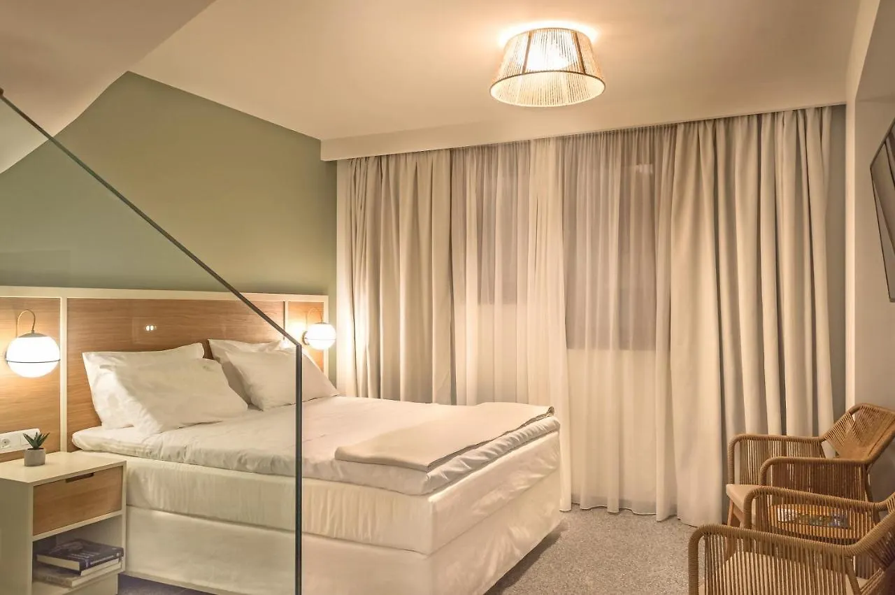 Eco Green Residences & Suites 토로니 호텔
